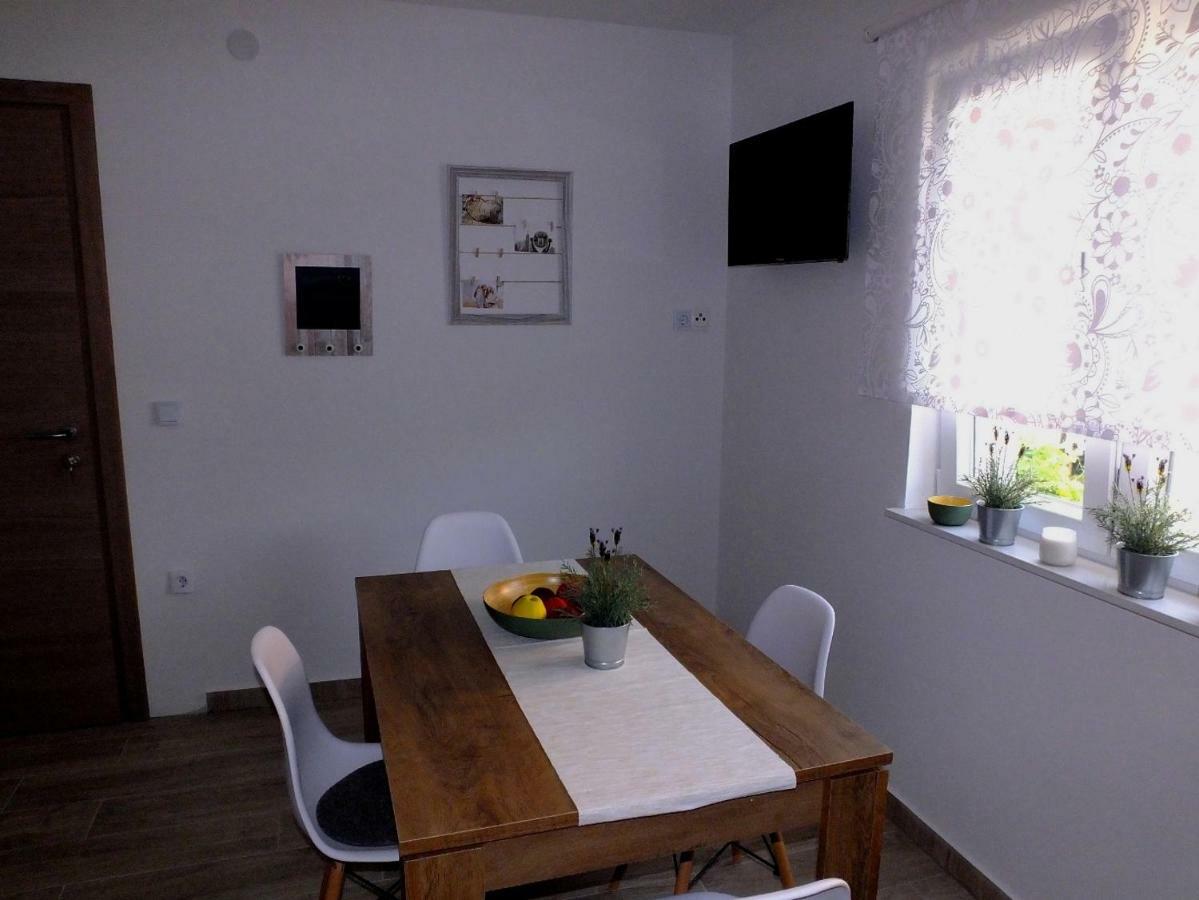 Apartmani Berno 斯塔利格拉德-帕克利尼卡 外观 照片