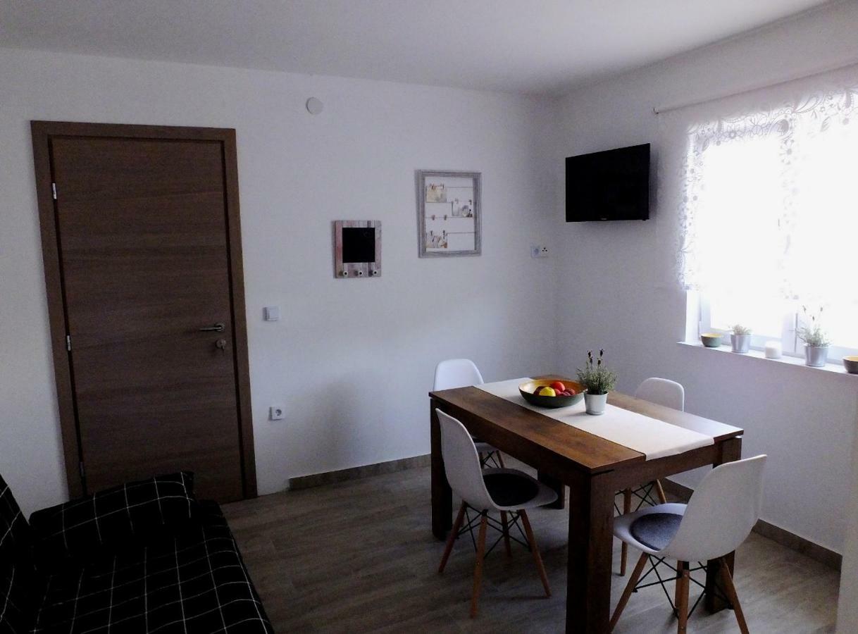 Apartmani Berno 斯塔利格拉德-帕克利尼卡 外观 照片